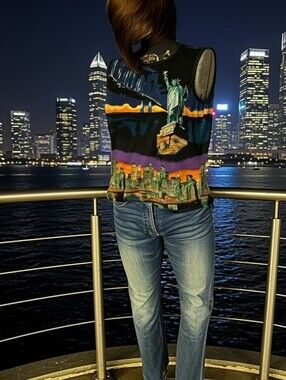 EUC (NWOT) Collectible Vintage Y2K Take Two NYC All Over Print Tank Top Size M/L